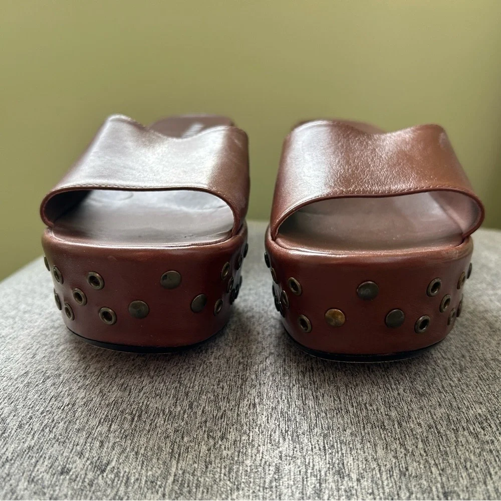 Anne Klein Leather Wedge Platforem Sandals w/ Metal Studs & Rings Sz 10